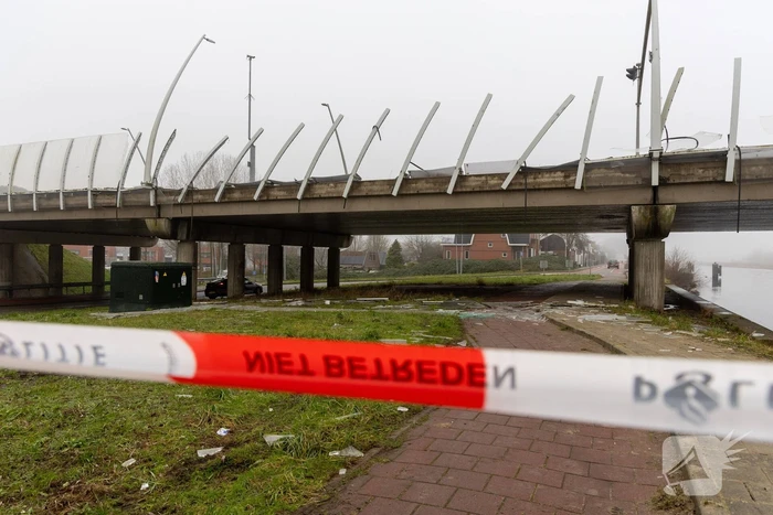 Forse schade na botsing met vrachtwagen