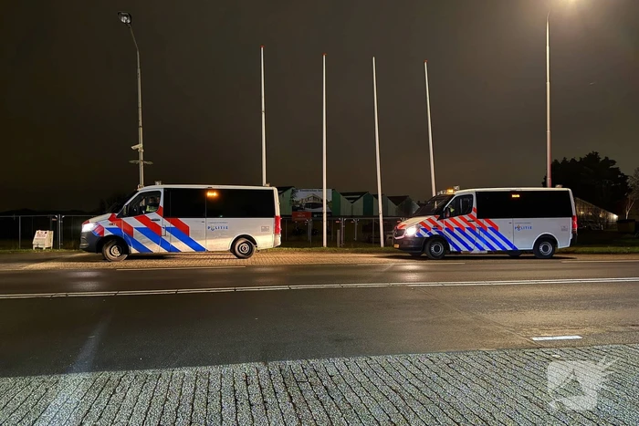 Politie grootschalig aanwezig bij bekerwedstrijd