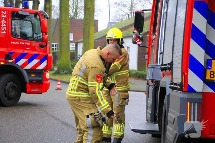 Brandweer haalt drie katten uit woning bij schoorsteenbrand