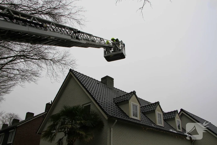 Brandweer haalt drie katten uit woning bij schoorsteenbrand
