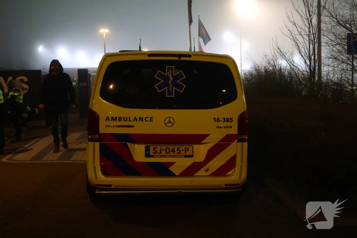 Persoon verliest hand door vuurwerk bij voetbalwedstrijd