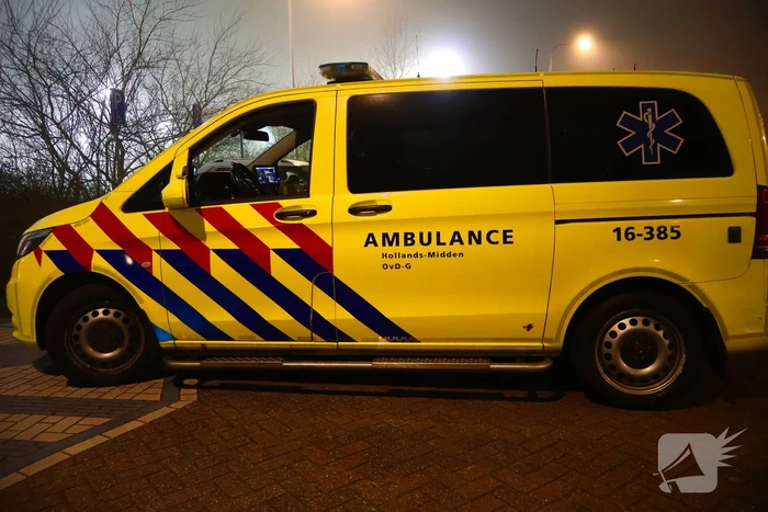 Persoon verliest hand door vuurwerk bij voetbalwedstrijd