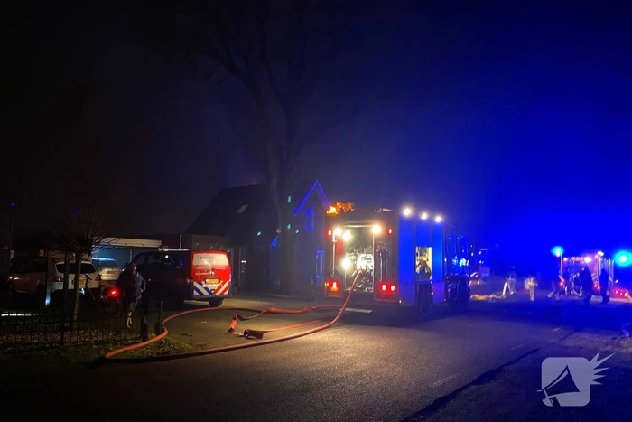 Brandweer groots ingezet voor woningbrand