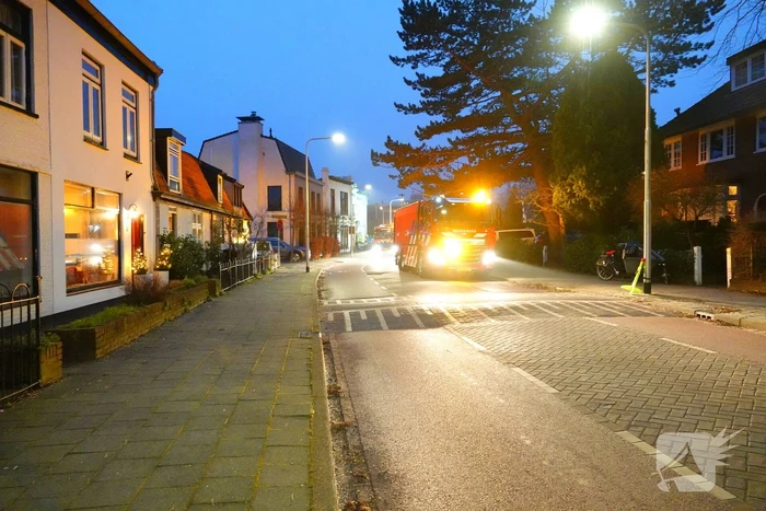 Woningbrand laait opnieuw op