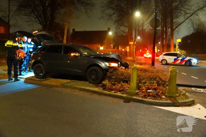 Bestuurder slaat op de vlucht na crash