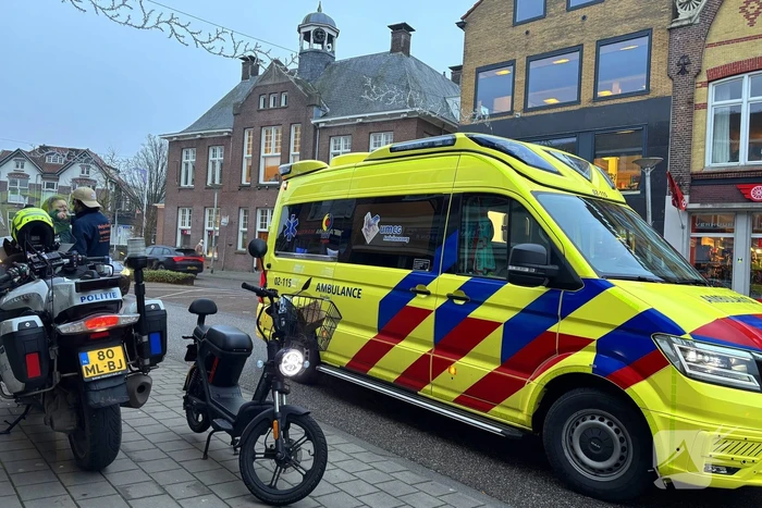 Scooterrijder in botsing met auto