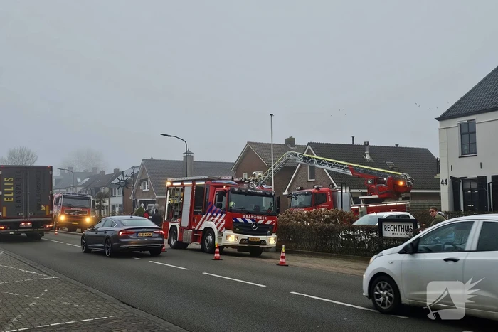 Brandweer bestrijdt schoorsteenbrand