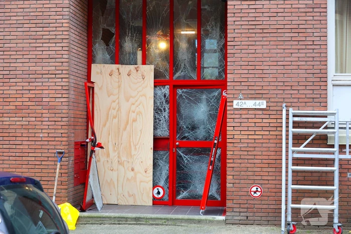 Opnieuw explosie bij portiekdeur