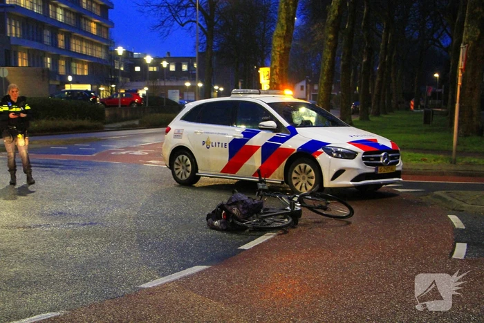 Fietser gewond bij botsing met auto