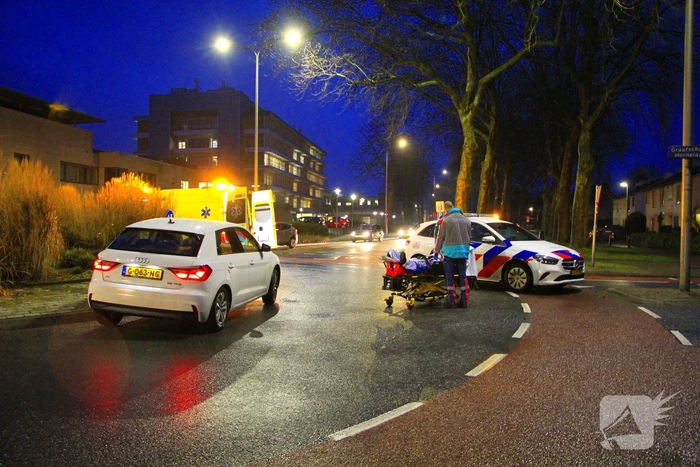 Fietser gewond bij botsing met auto