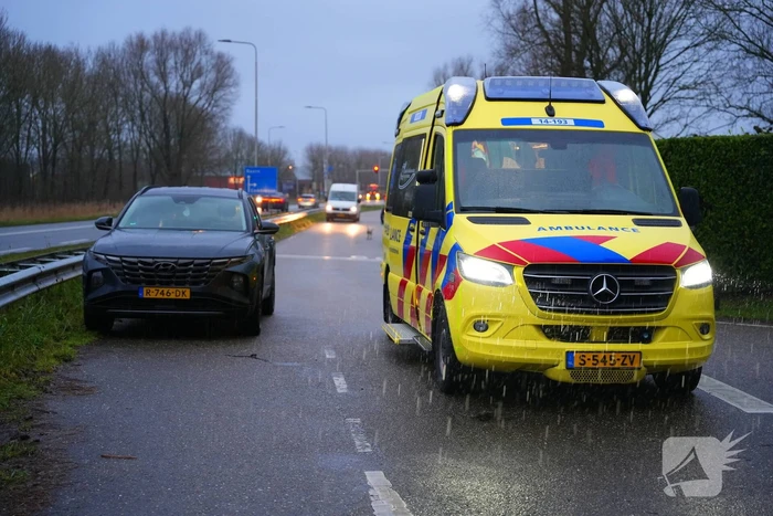 Eembrug tijdelijk afgesloten voor hulpverlening
