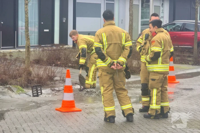 Sinkhole voor woning ontstaan