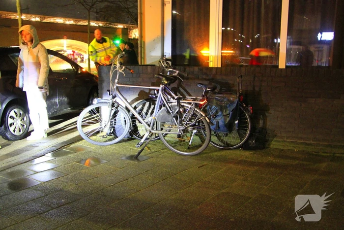 Automobilist ziet fietsers over het hoofd