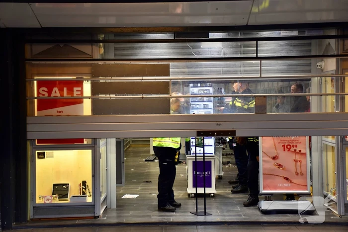 Verdachten gevlucht na overval op juwelier
