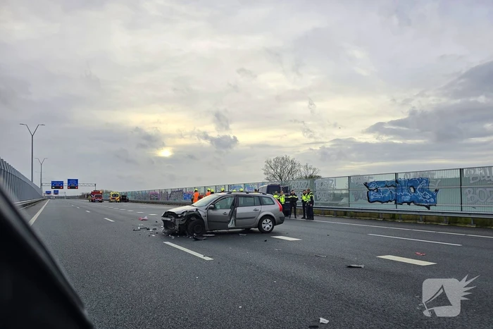 Snelweg afgesloten na ongeval