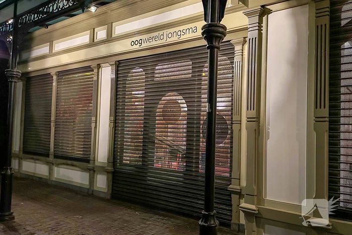 Politie doet onderzoek naar overval op brillenwinkel