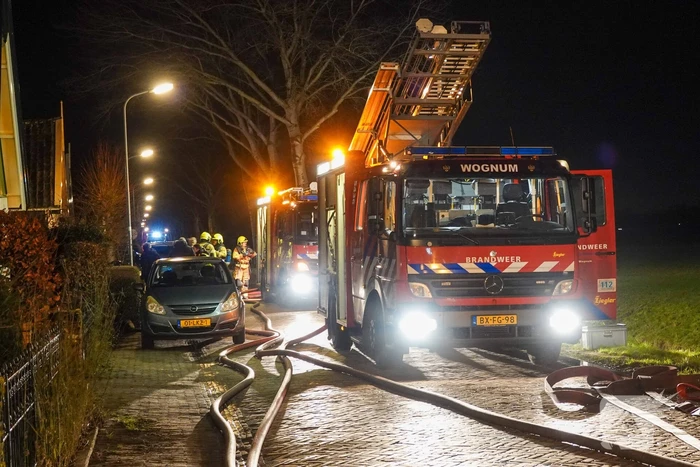 Schoorsteenbrand slaat over na rietenkap