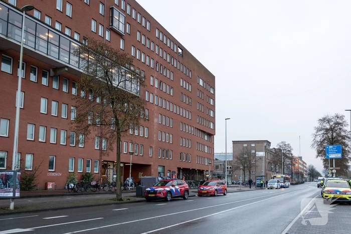 Meerdere woningen ontruimd bij grote brand