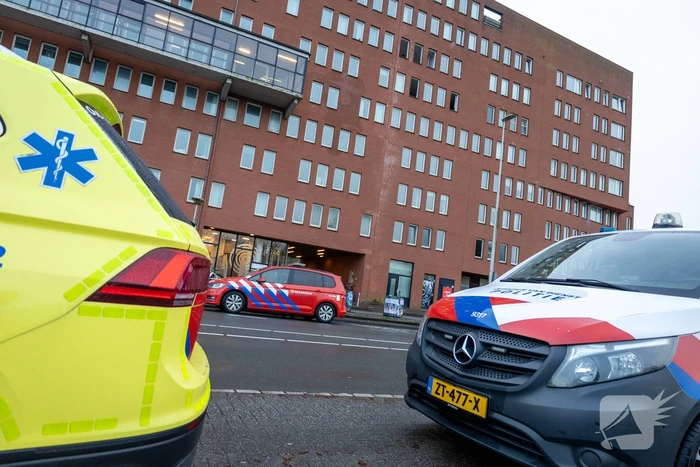 Meerdere woningen ontruimd bij grote brand