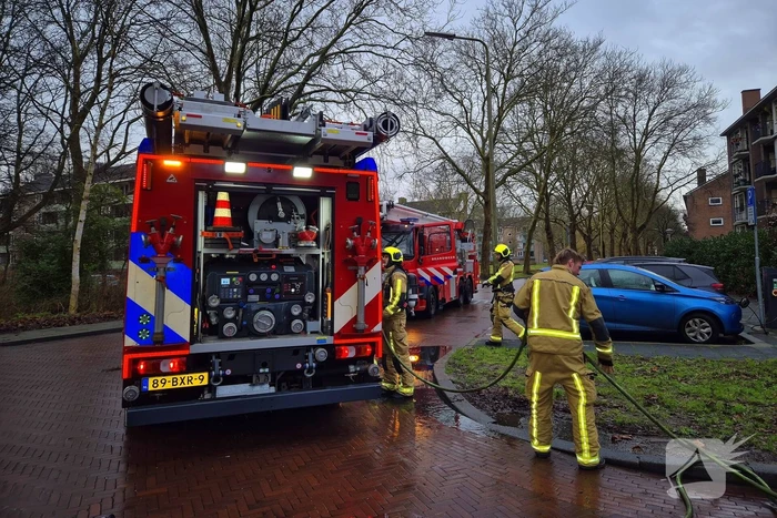 Balkon zwartgeblakerd na brand bij conflict