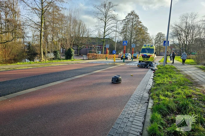 Scooterrijder geschept door automobilist tijdens inhaalactie