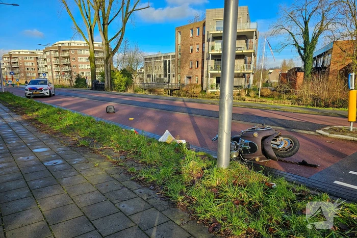 Scooterrijder geschept door automobilist tijdens inhaalactie