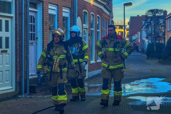 Deur van woning besmeurd met afbijtmiddel