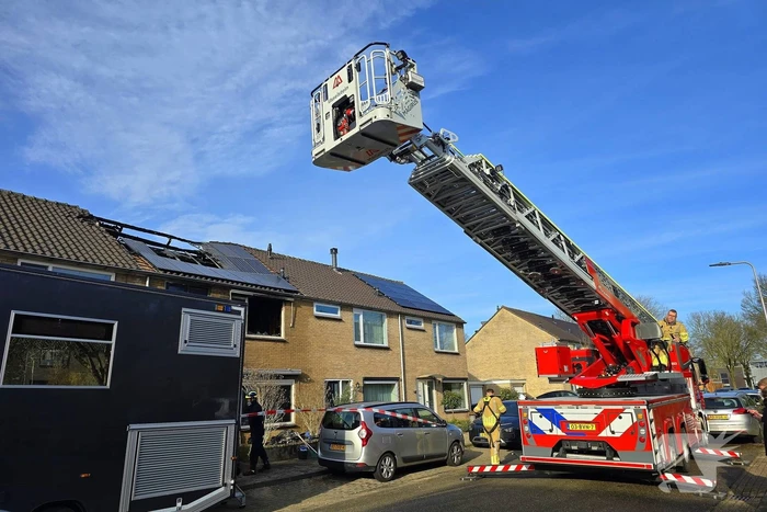 Brandweer assisteert bij forensisch onderzoek naar grote brand