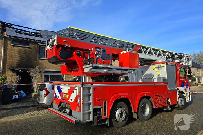 Brandweer assisteert bij forensisch onderzoek naar grote brand
