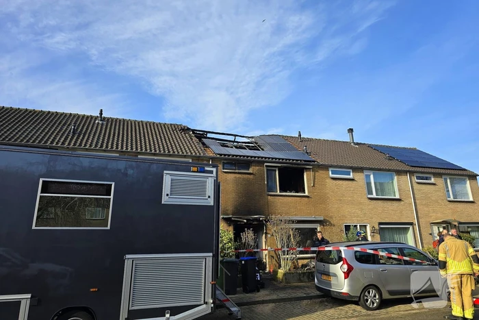Brandweer assisteert bij forensisch onderzoek naar grote brand