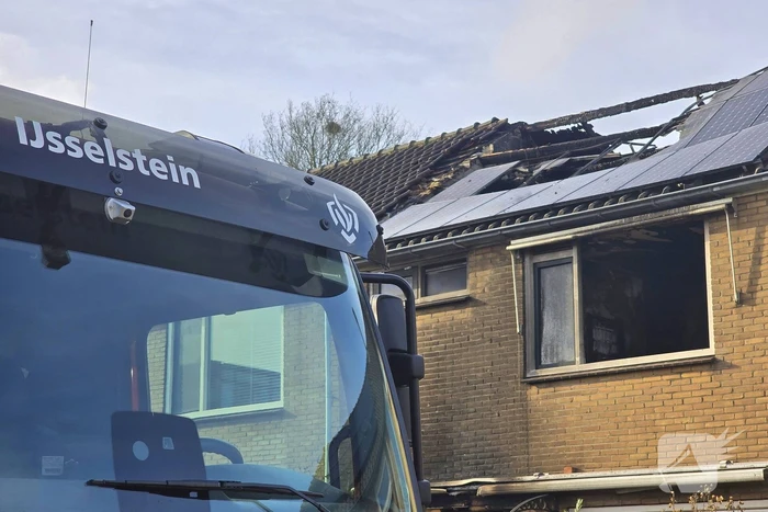 Brandweer assisteert bij forensisch onderzoek naar grote brand