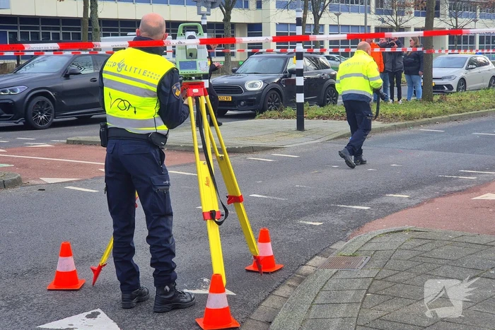 Fietser zwaargewond bij aanrijding met personenauto