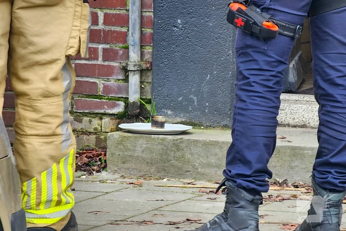 Vlooienbom verbrand in portiekwoning