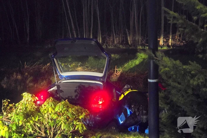 Achtervolging eindigt in sloot