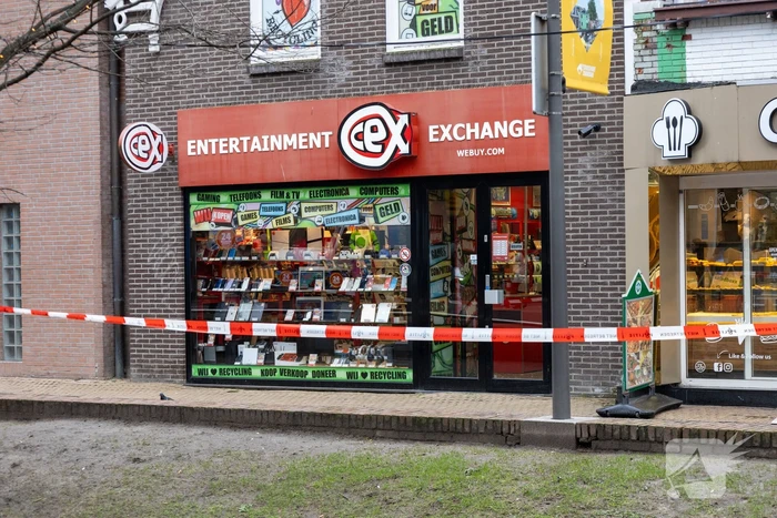 Twee aanhoudingen na overval op winkel