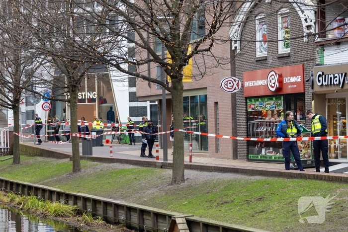 Twee aanhoudingen na overval op winkel