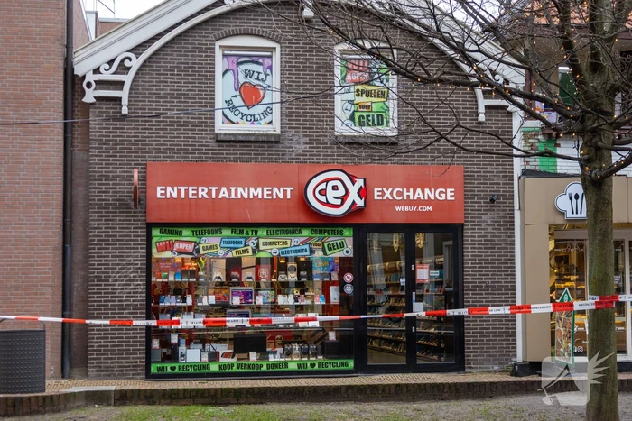 Twee aanhoudingen na overval op winkel