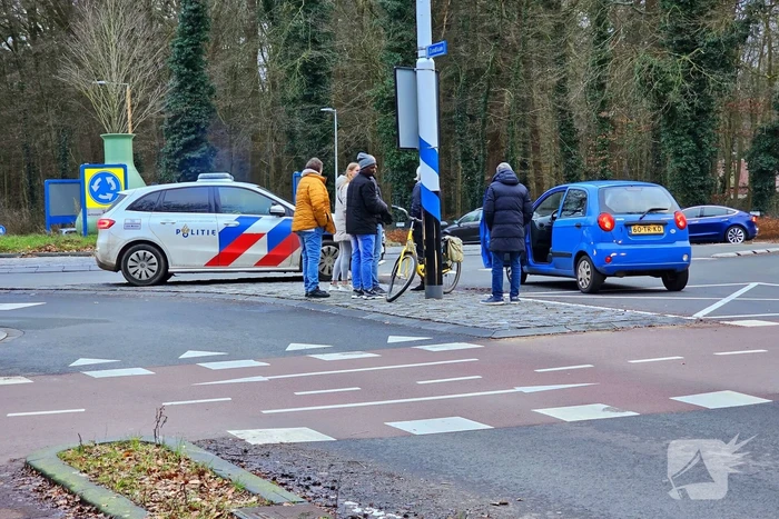 Wederom fietser aangereden op rotonde
