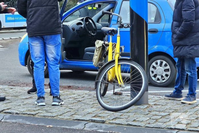 Wederom fietser aangereden op rotonde
