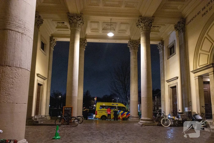Hulpdiensten ingezet voor persoon te water