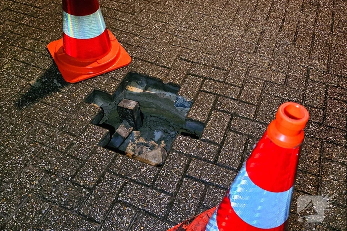 Straat afgesloten vanwege sinkhole