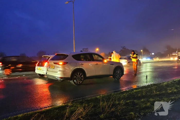 Drie voertuigen betrokken bij kop-staartbotsing
