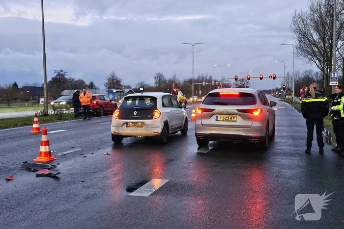 Drie voertuigen betrokken bij kop-staartbotsing