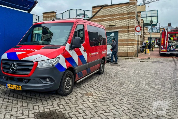 Brandweer oefent in leegstaand winkelcentrum