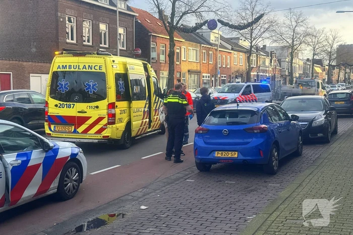 Bestuurder speed pedelec rijdt tegen openslaande autodeur