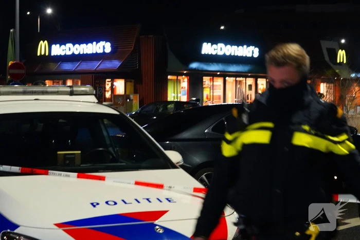 McDonalds ontruimd door mogelijk gewapende man