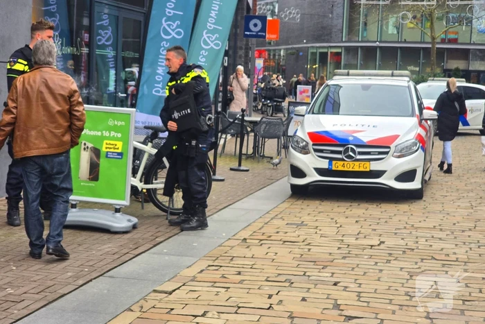 Politie houdt verdachte aan voor poging overval op telefoonwinkel