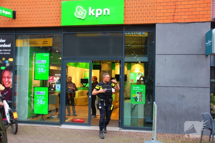 Politie houdt verdachte aan voor poging overval op telefoonwinkel
