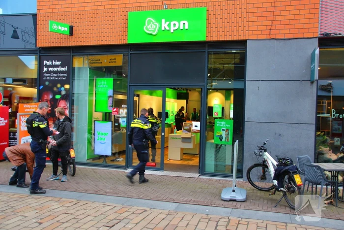 Politie houdt verdachte aan voor poging overval op telefoonwinkel