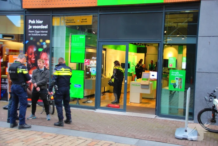 Politie houdt verdachte aan voor poging overval op telefoonwinkel